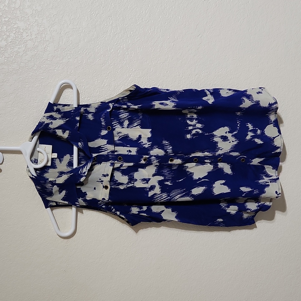 Yumi Kim Silk Blue/Ivory Floral Sleeveless Button Up Top Size Small